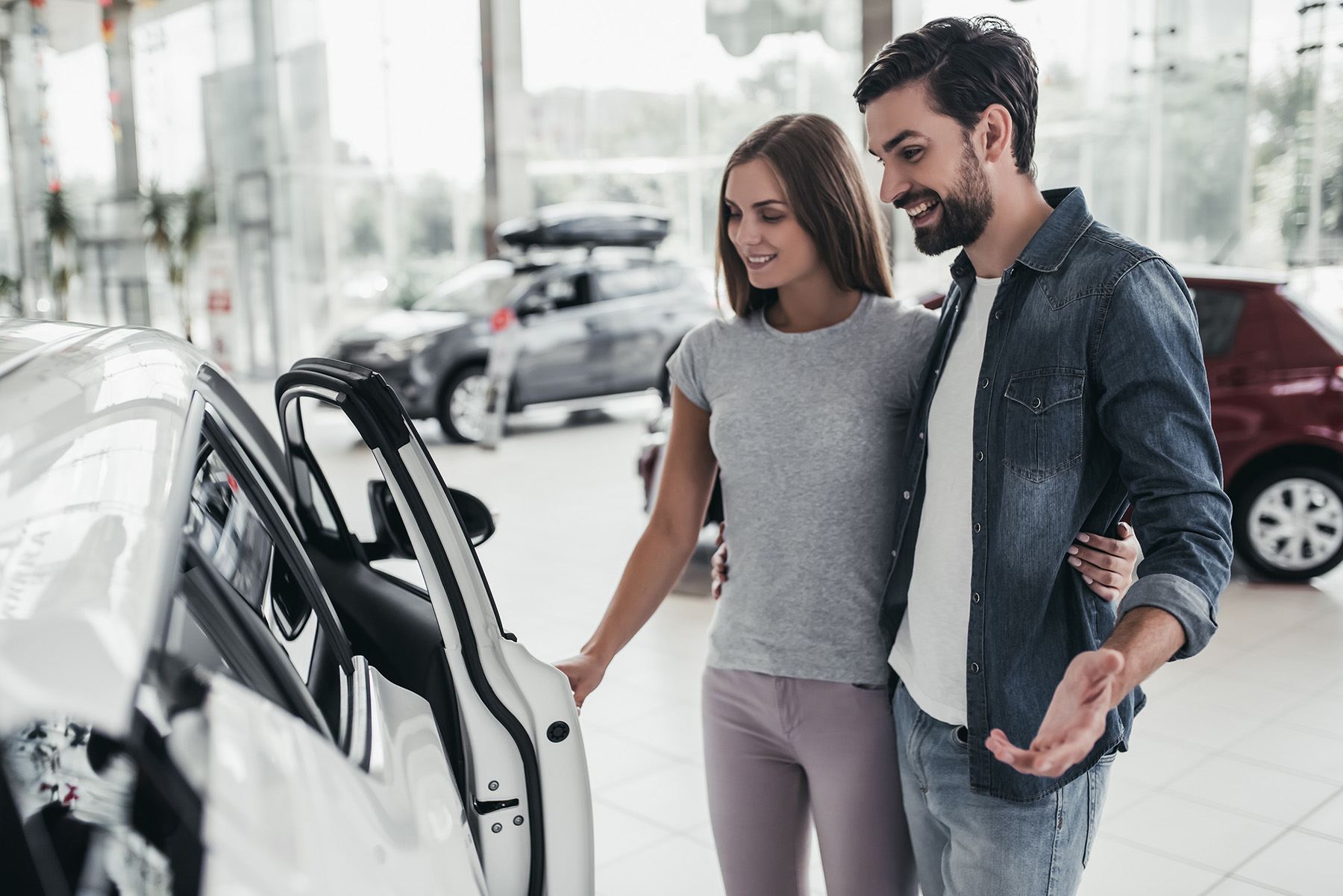 does buying a car cash help your credit