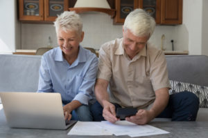 couple researching to sell annuity